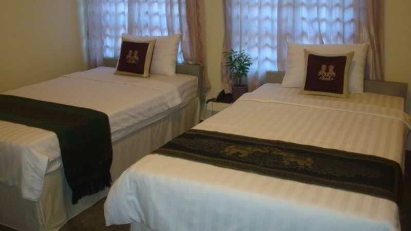 G Eleven Hotel Phnom Penh Zewnętrze zdjęcie