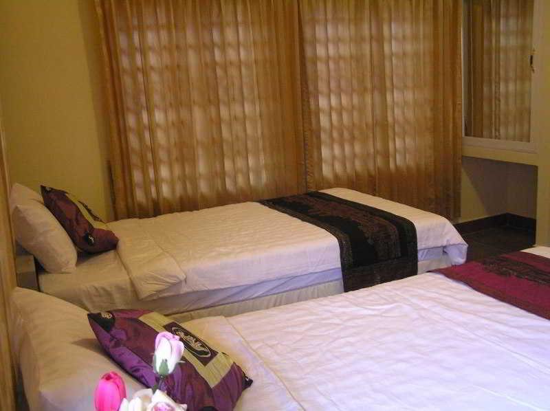 G Eleven Hotel Phnom Penh Zewnętrze zdjęcie