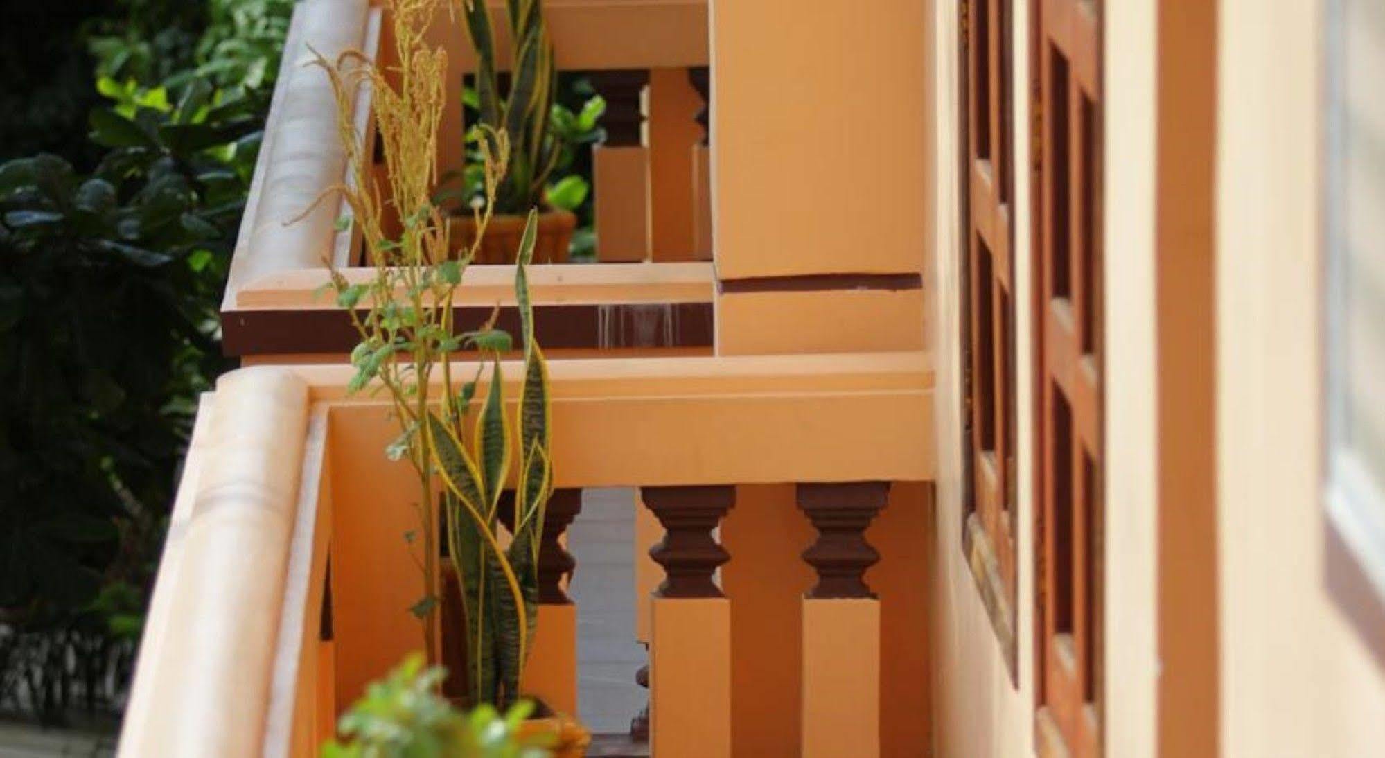 G Eleven Hotel Phnom Penh Zewnętrze zdjęcie